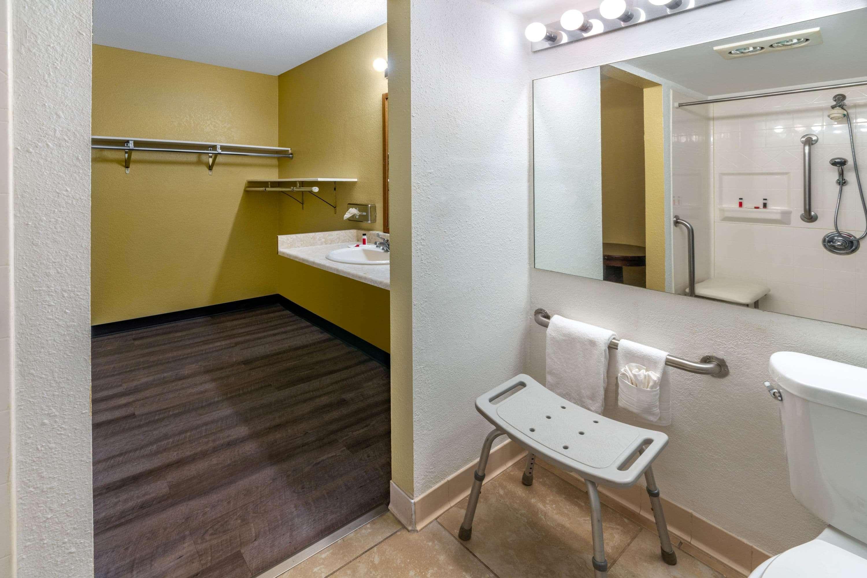 Travelodge By Wyndham Hotel