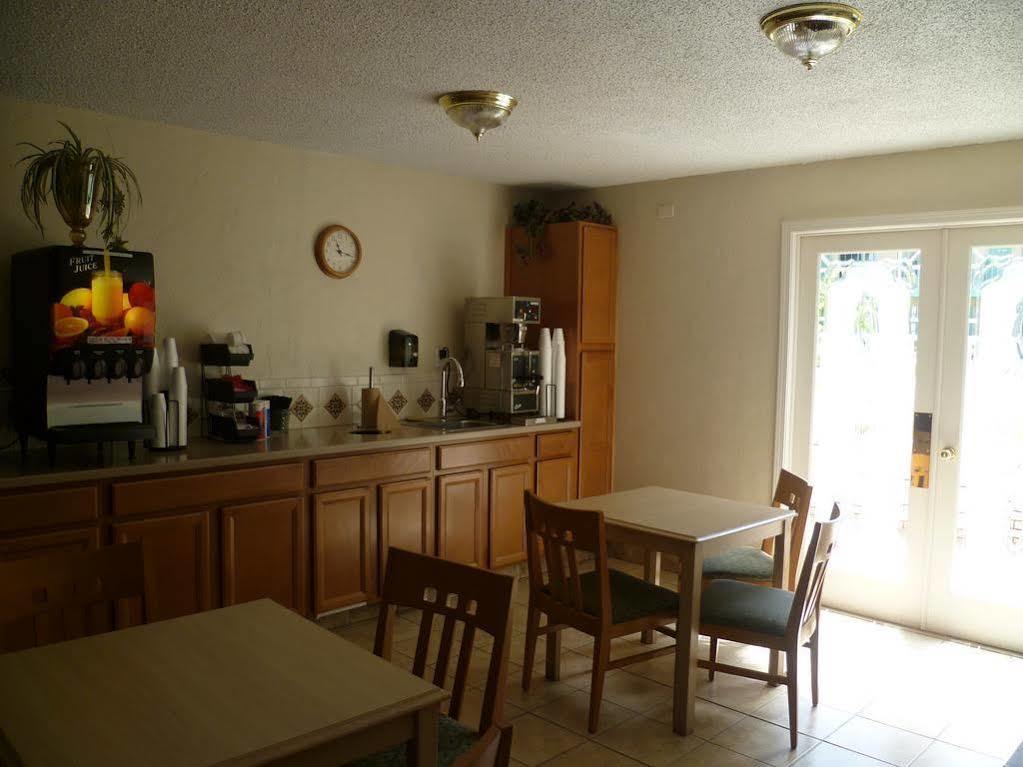 Travelodge By Wyndham Hotel 2*