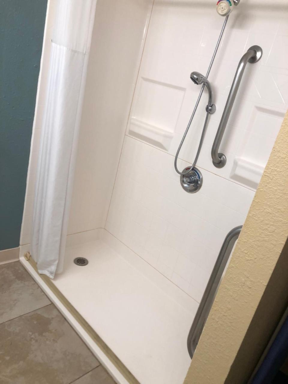 Travelodge By Wyndham Hotel 2*